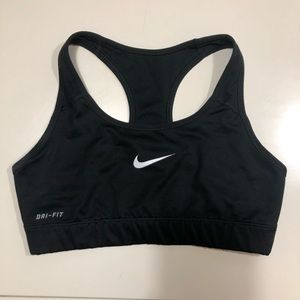 Black nike sports bra